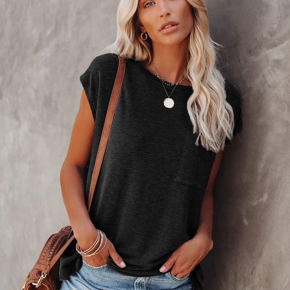 Black pocket tee